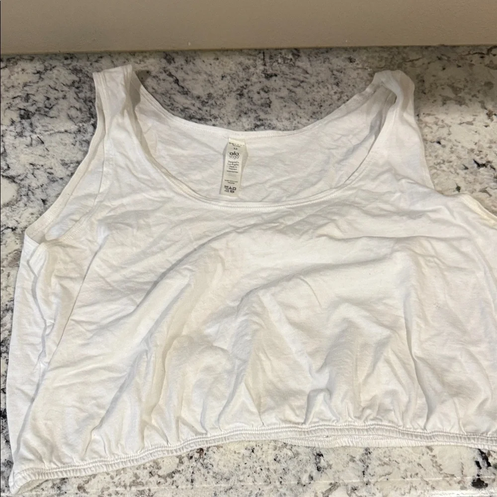 ALO Yoga White Scoop Neck cropped Tank Top - Picture 1 of 3